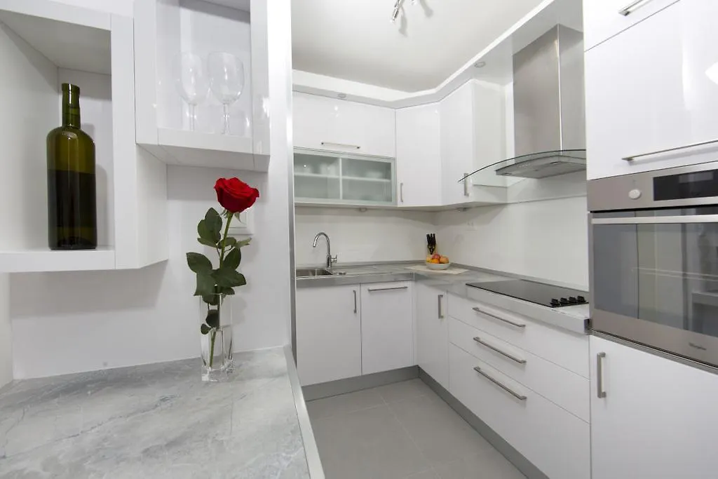 Apartment Ema Сплит