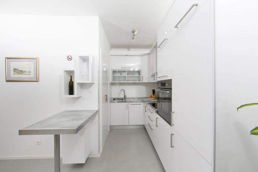 Apartment Ema Сплит